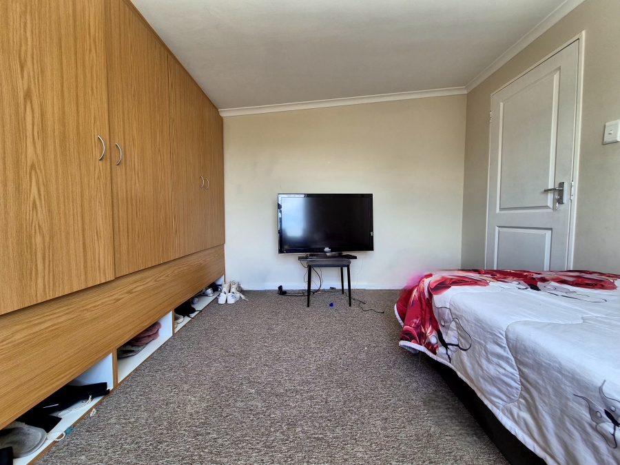 3 Bedroom Property for Sale in Wynberg Western Cape